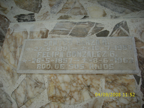 Sombreretillo - Plate on grave.